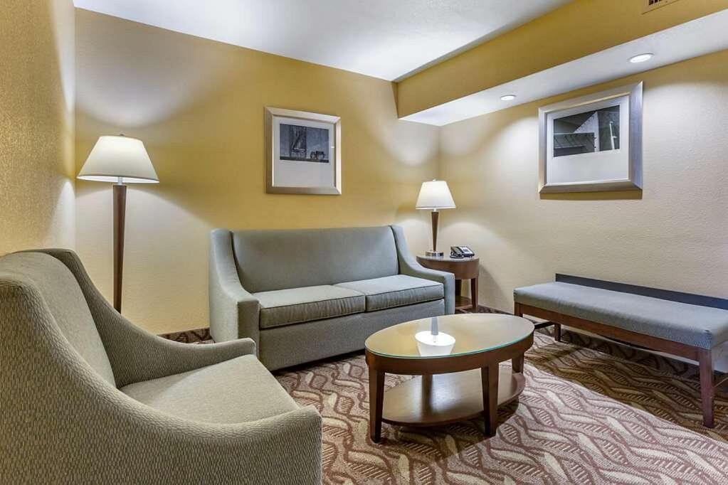 Clarion Inn & Suites, Roswell Eksteriør bilde
